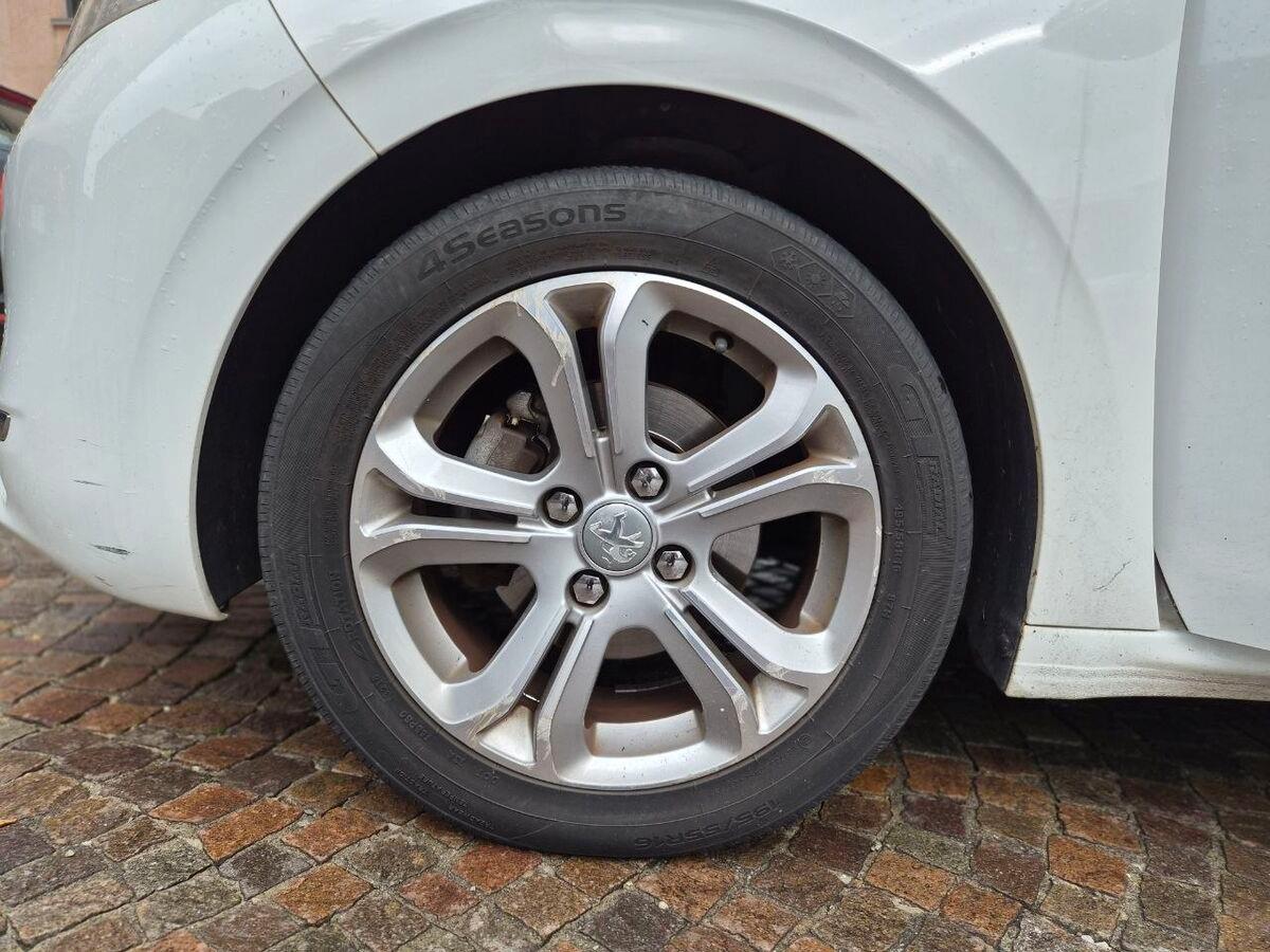 Peugeot 208 1.2 PT (vti) 12v Active 3p