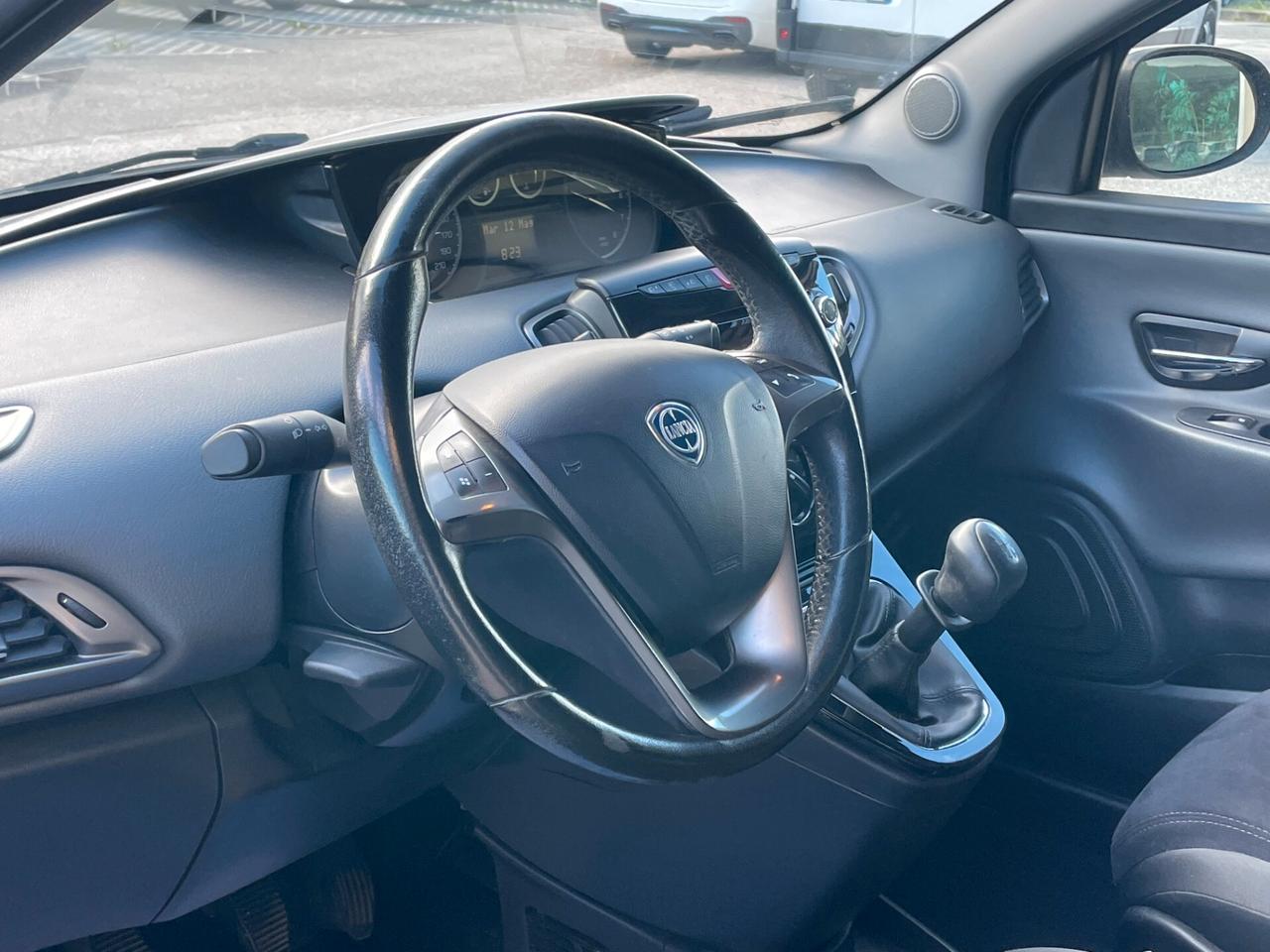 Lancia Ypsilon 1.2 69 CV 5 porte S&S Platinum