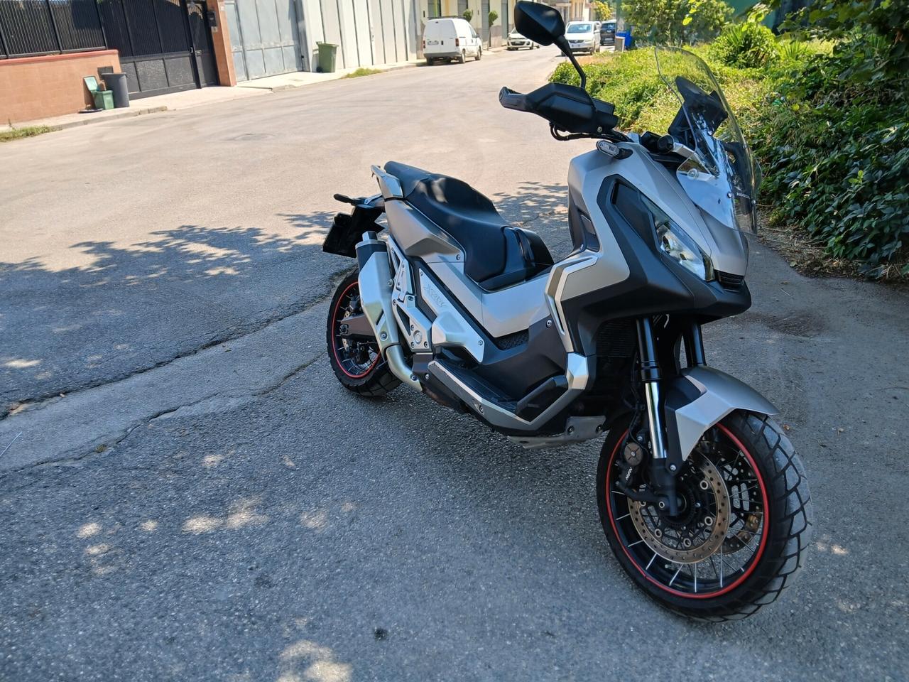 Honda X-ADV 750 anno 2019 ... 18 mila km