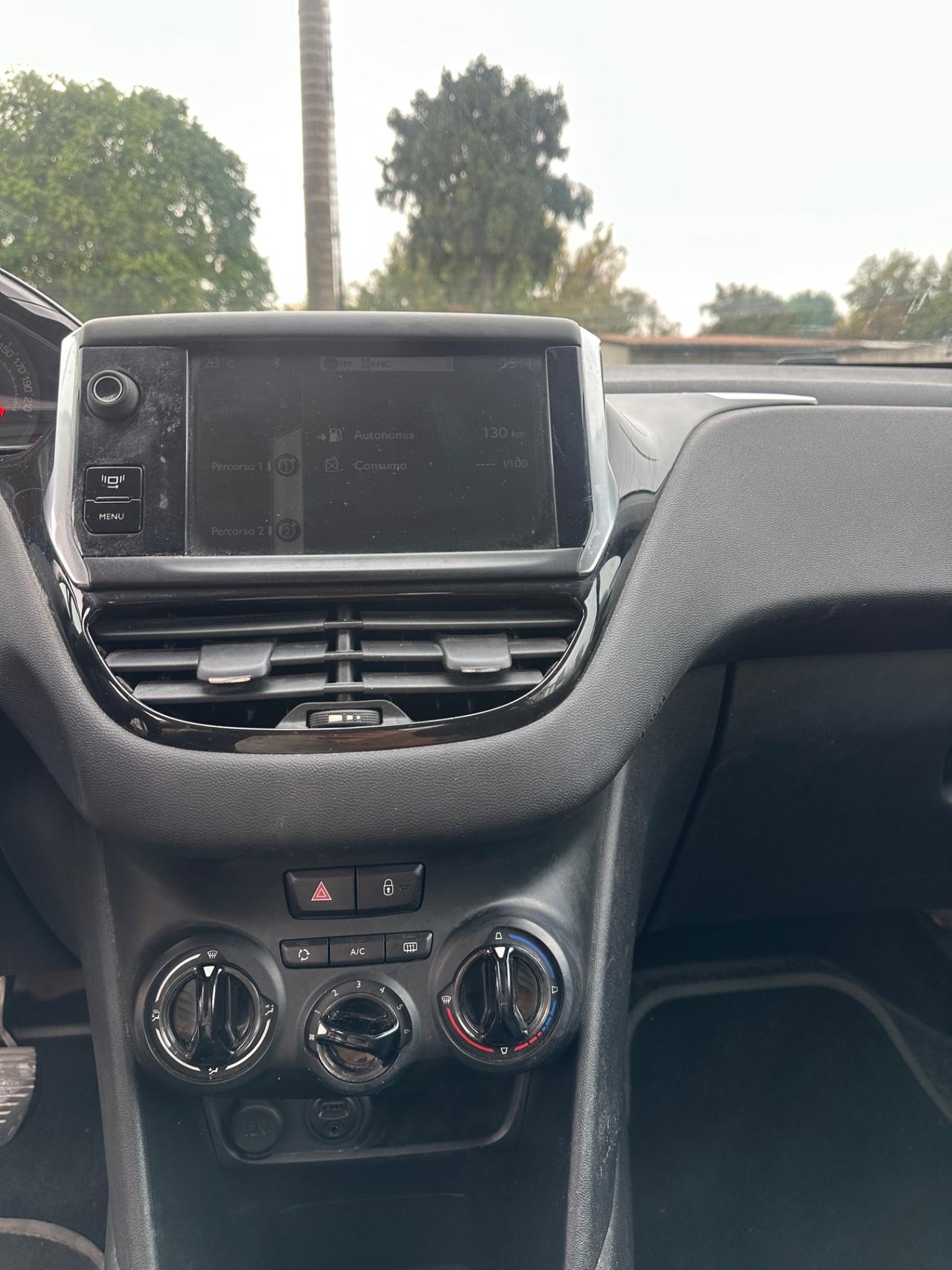 Peugeot 208 benzina