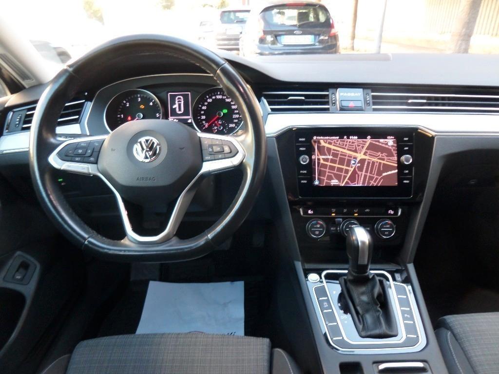 VOLKSWAGEN PASSAT SW 1.6 TDI BUSINESS DSG 7M - Navi-Full Led-2 Park-Cerchi 17