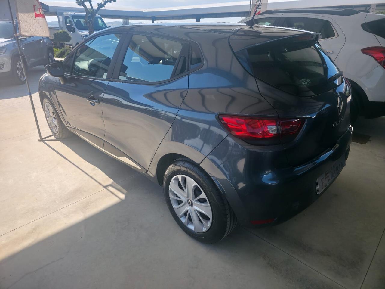 Renault Clio dCi 8V 75 CV 5 porte Moschino Life