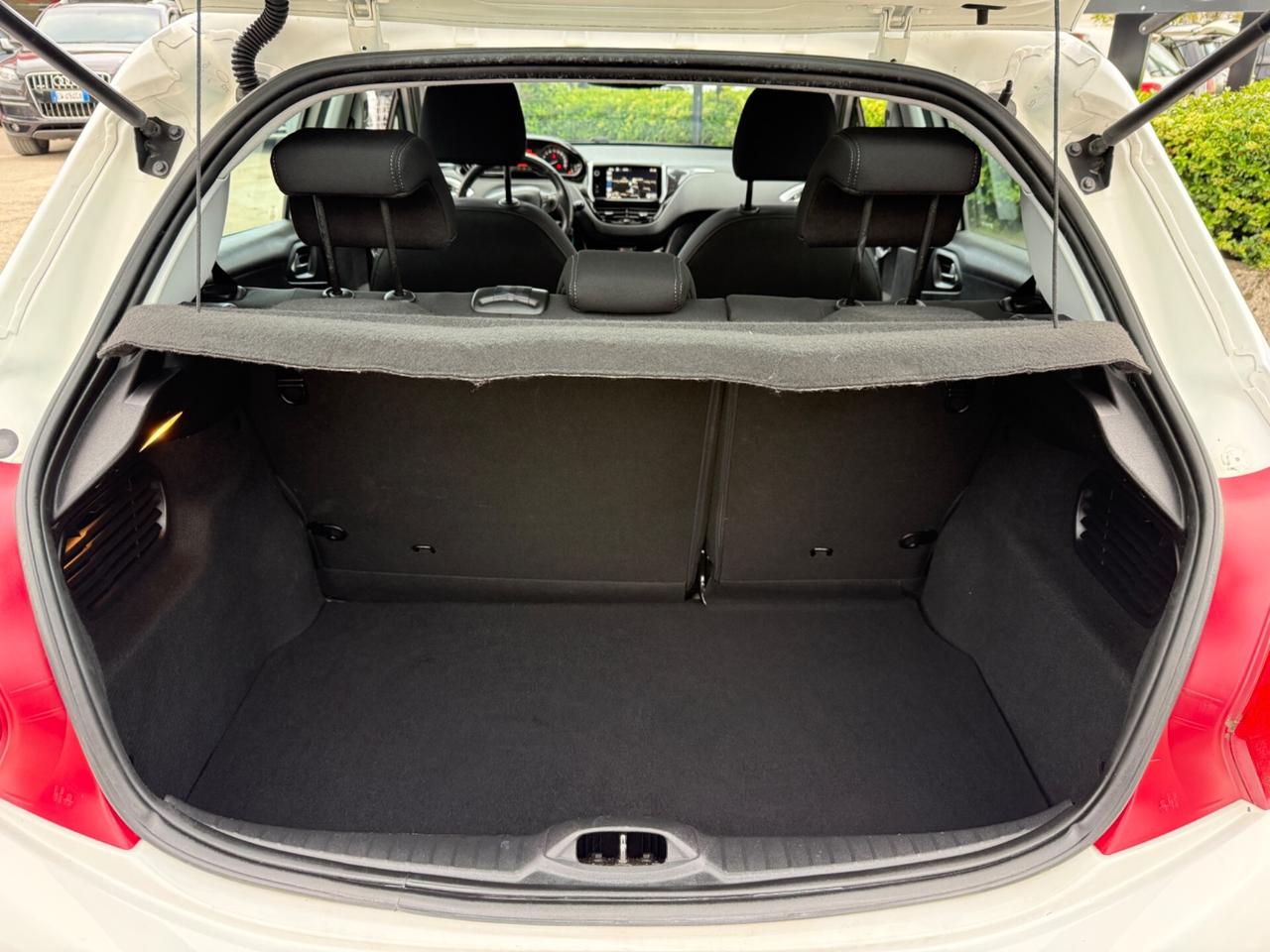 Peugeot 208 1.6 e-HDi 92 OK NEOPATENTATI5 porte Allure