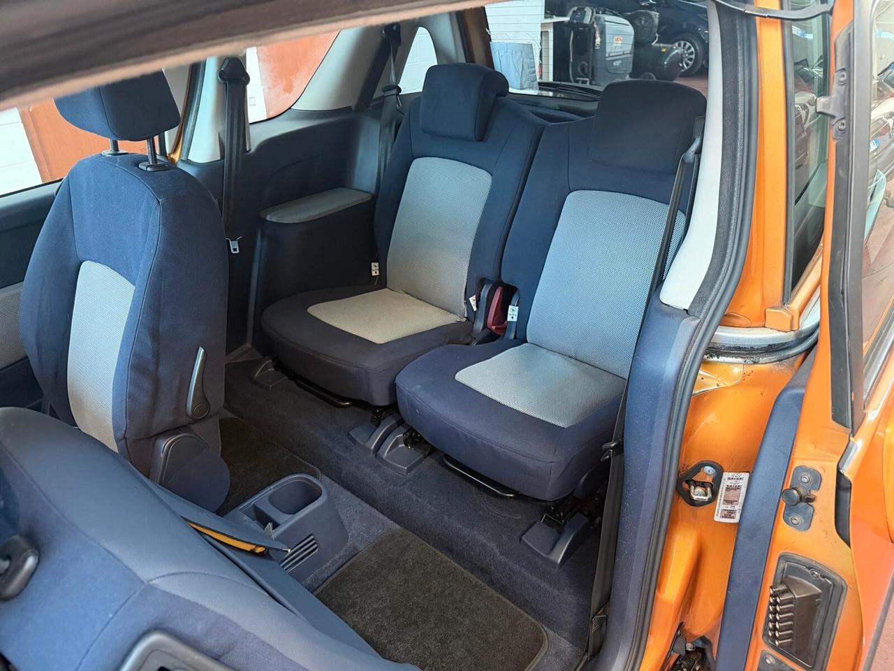 Peugeot 1007 1.6 Trendy 2Tronic allestimento e ausili di guida per disabili