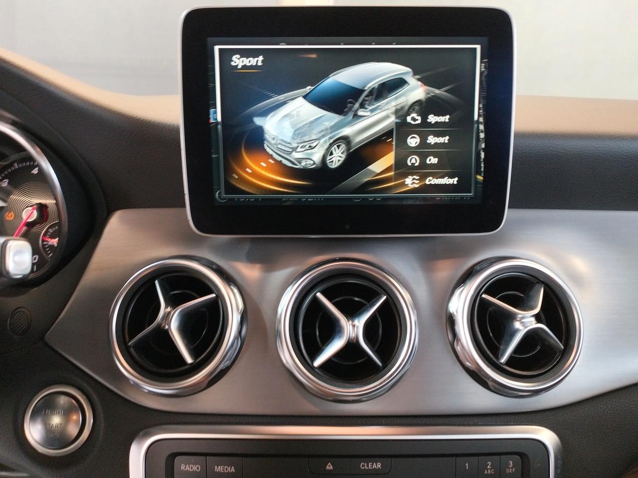 Mercedes-Benz GLA 200 GLA-X156 d Premium 4matic auto pacchetto Amg