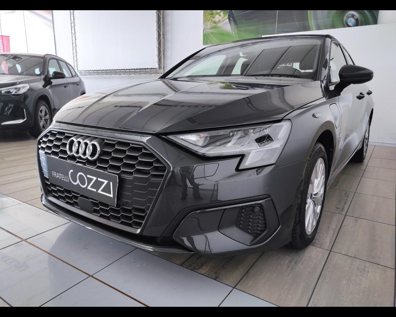 AUDI A3 4ª serie - A3 SPB 40 TFSI e S tronic Business