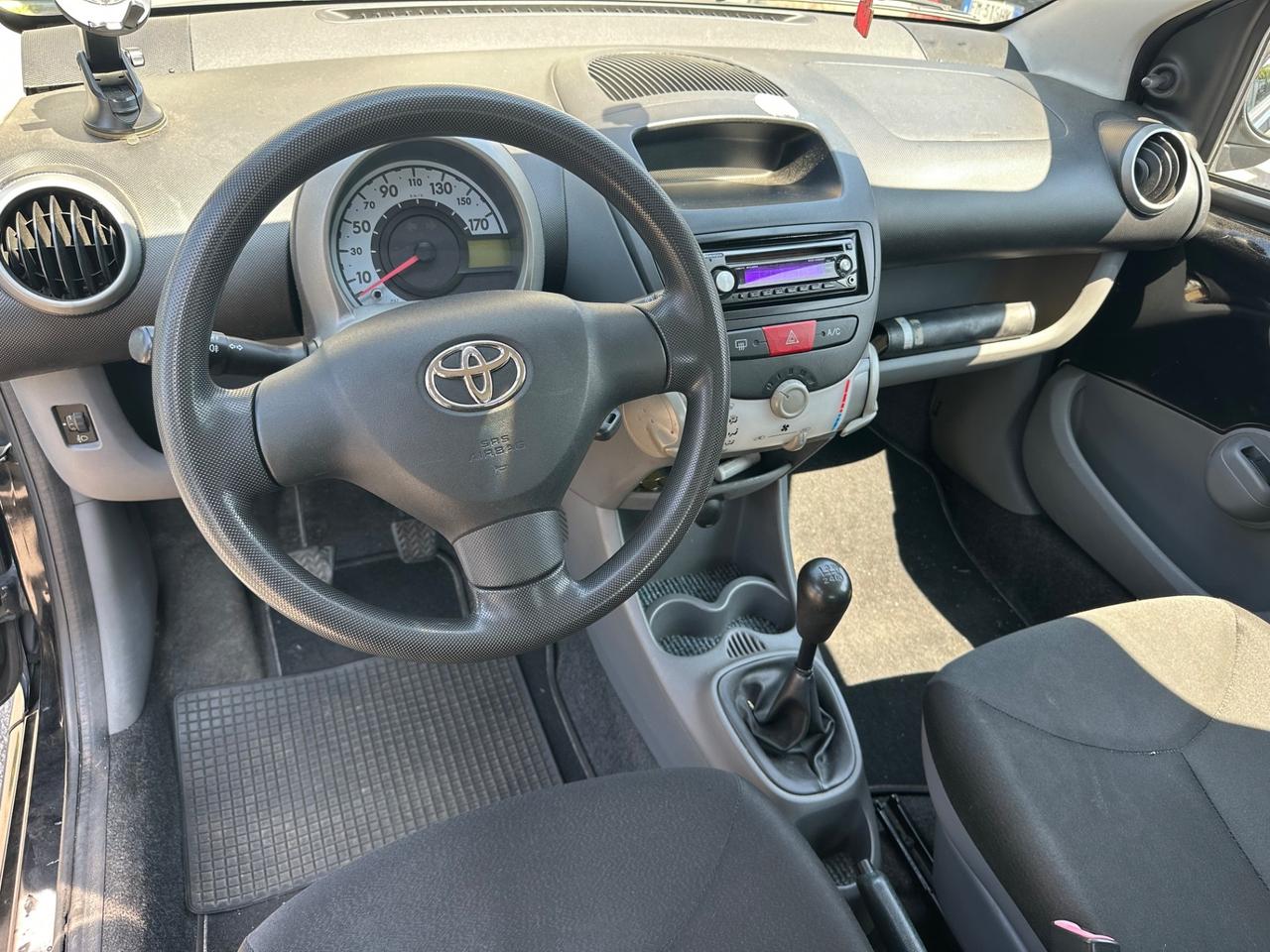 Toyota Aygo 1.0 VVT-i 3p. Now - 120.000km Neop.