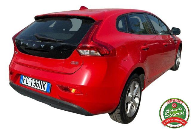 VOLVO V40 Momentum D2