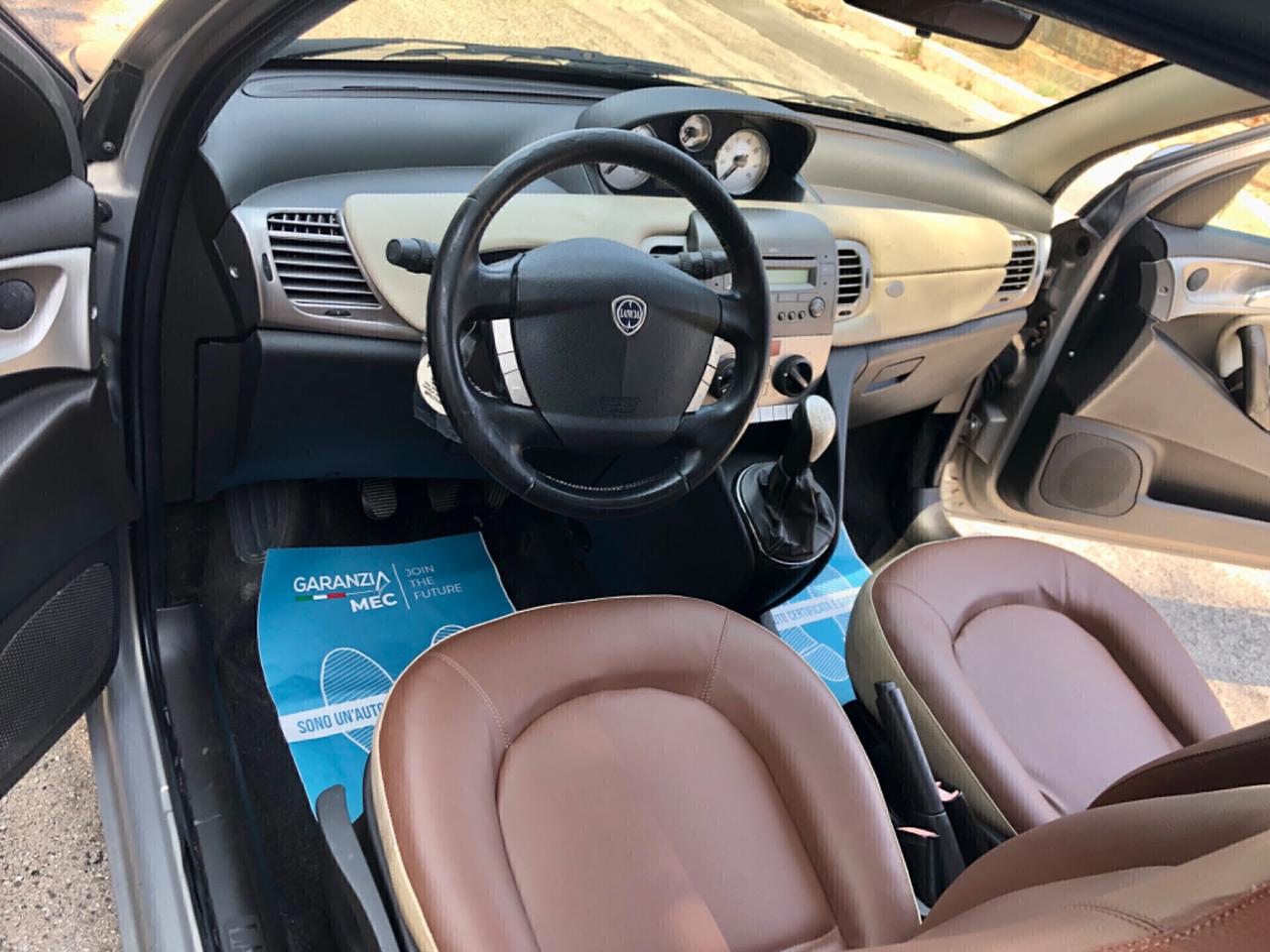 Lancia Ypsilon 1.3 MULTIJET 90 CV Sport MomoDesign