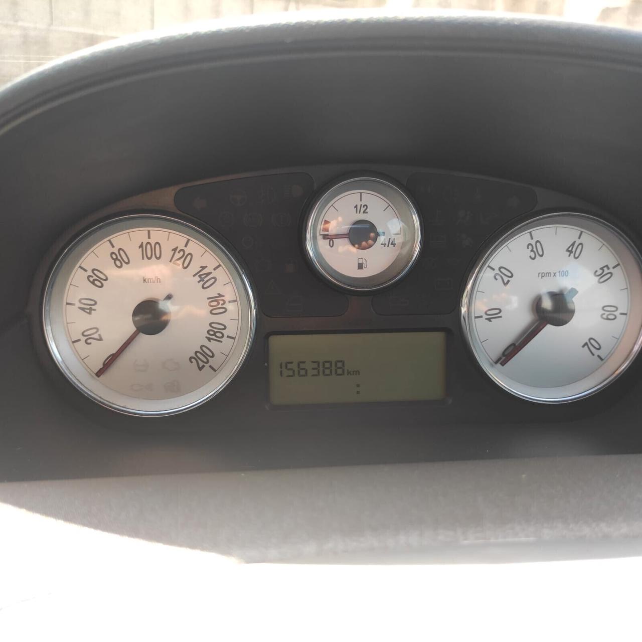 Lancia Ypsilon 1.3 MJT 75 CV Argento