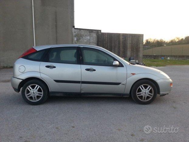 Ford Focus 1.8 TDCi 115CV 5p. Zetec