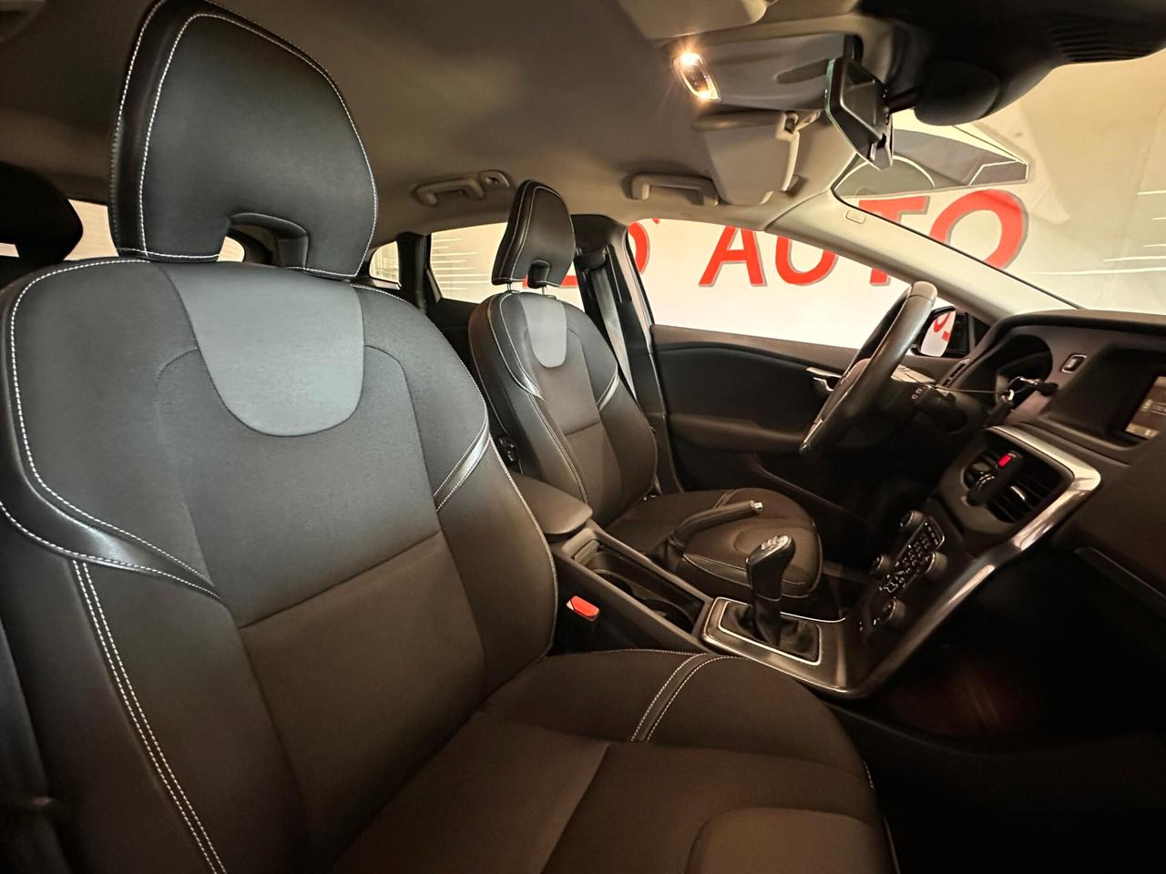 Volvo V40 D2 1.6 Summum