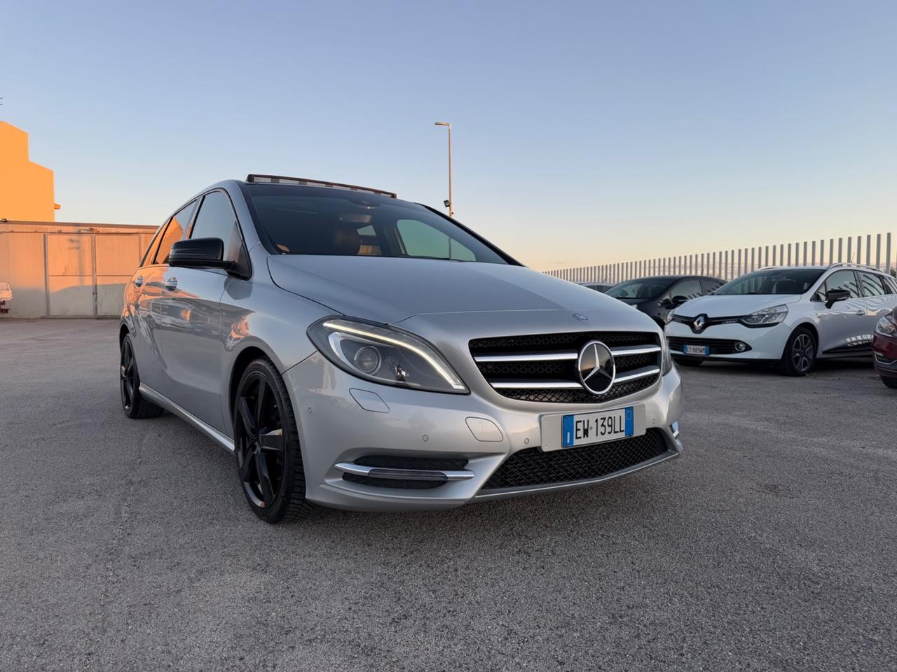 MERCEDES-BENZ B 220 CDI 170CV IPERFULL TETTO MY14