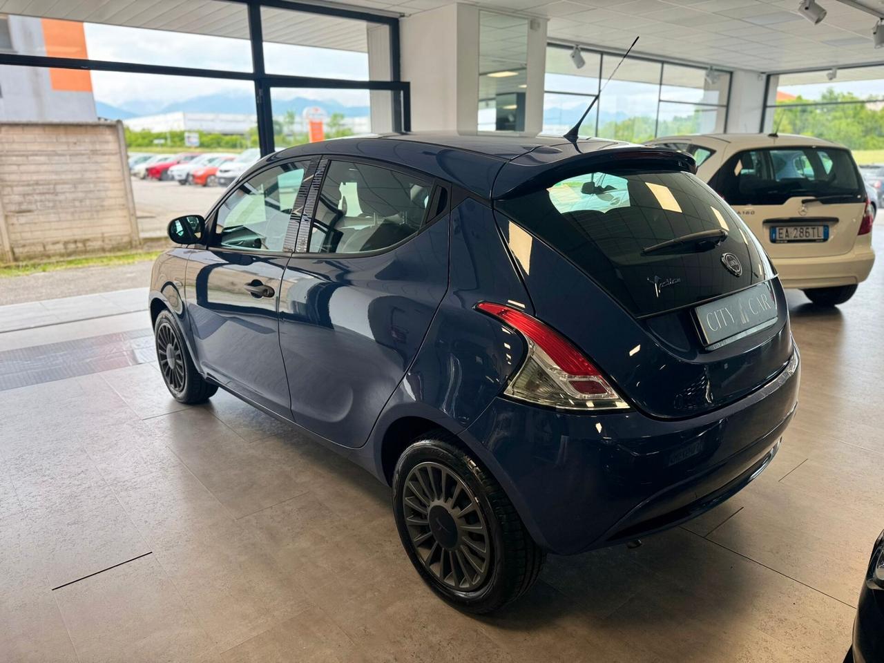 Lancia Ypsilon 1.2 69 CV 5 porte Mya