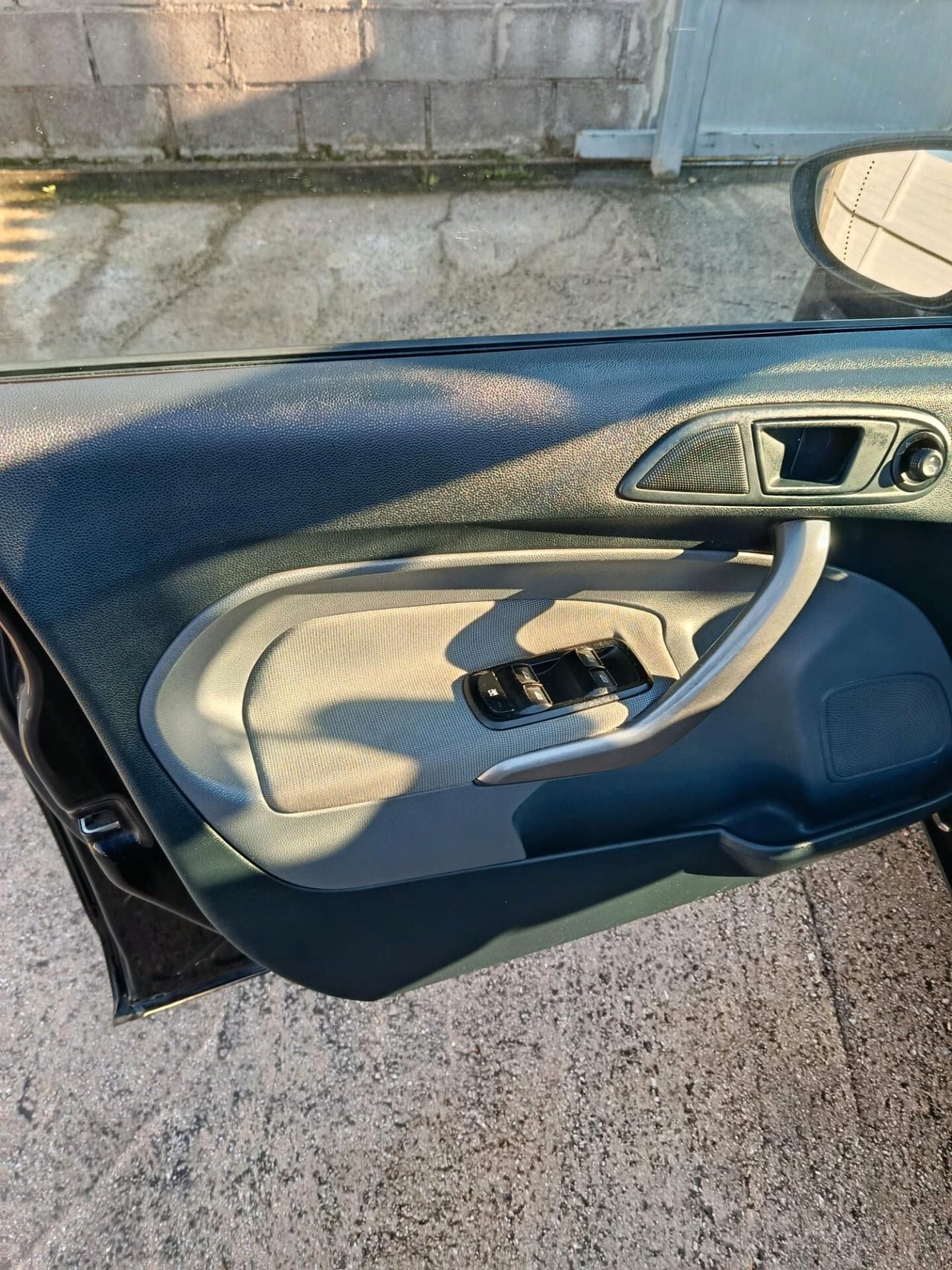 Ford Fiesta 1.2 82CV 3 porte Titanium