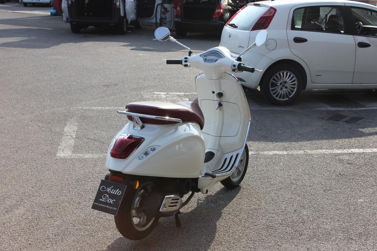 Piaggio Vespa 50 Primavera 4T POCHISSIMI KM!!