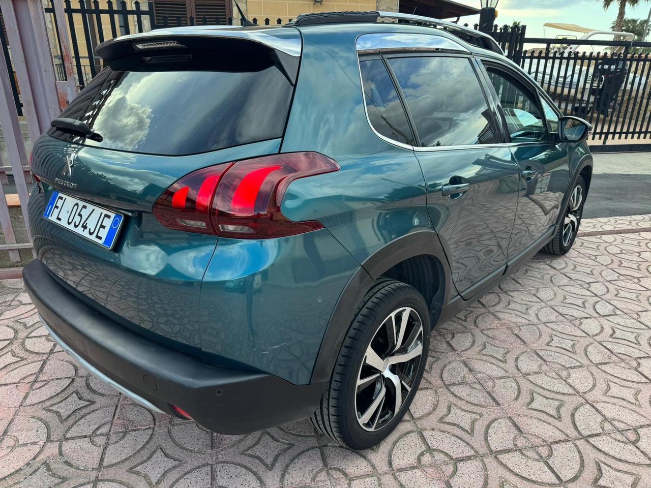Peugeot 2008 BlueHDi 100 Allure