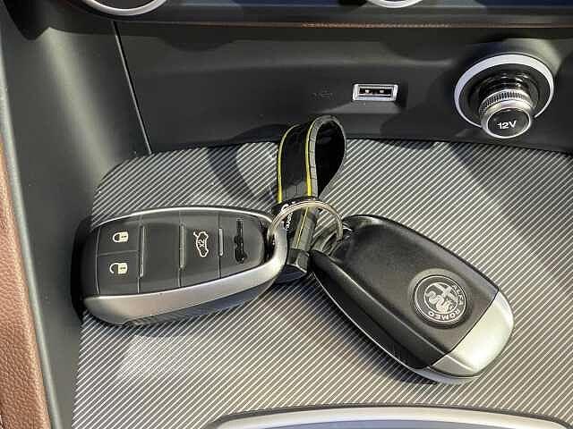 Alfa Romeo Stelvio 2.2 Turbodiesel 210 CV AT8 Q4 Veloce