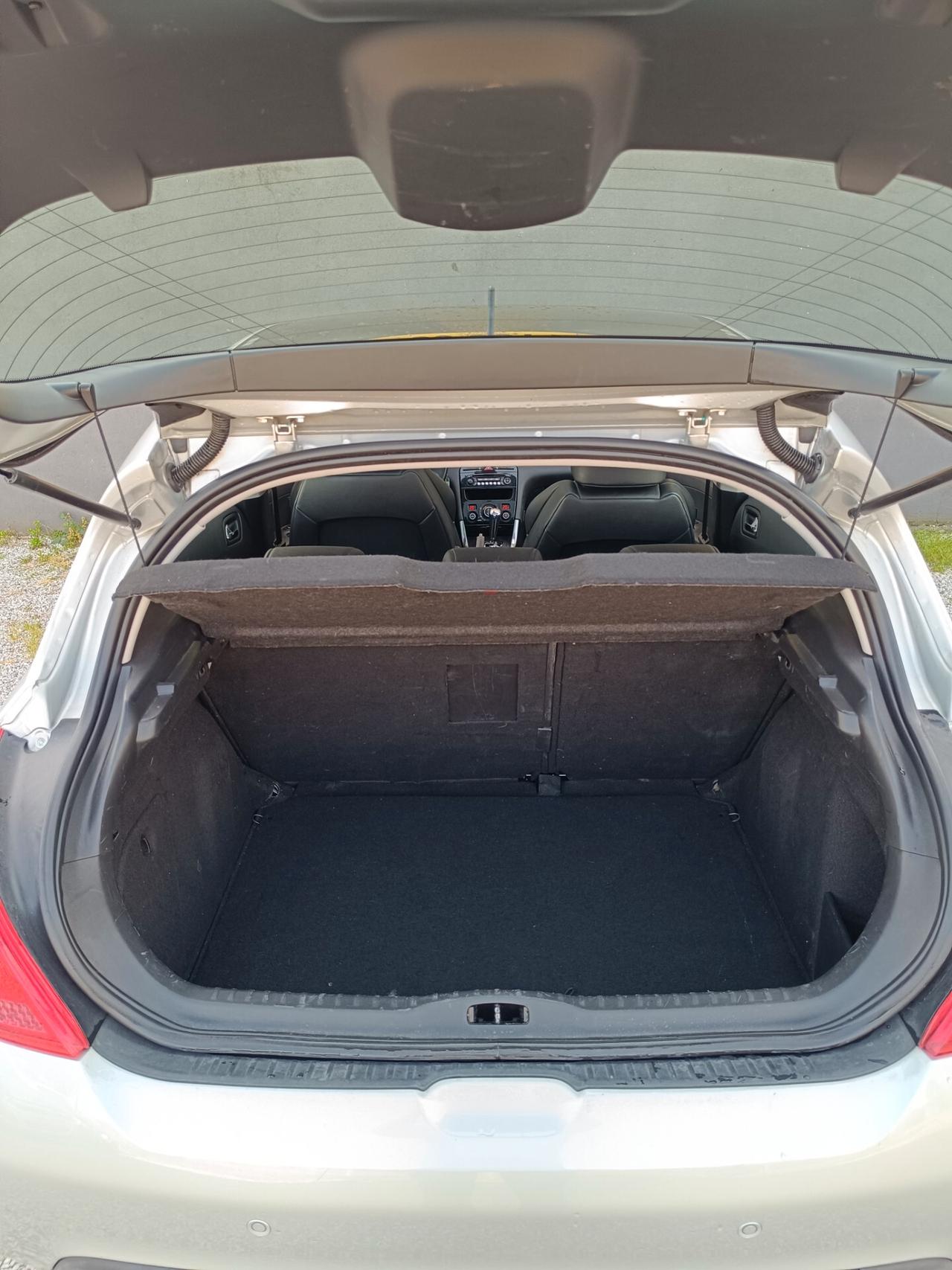 Peugeot 308 1.6 8V e-HDi 112CV Stop&Start robotiz. 5p. Allure