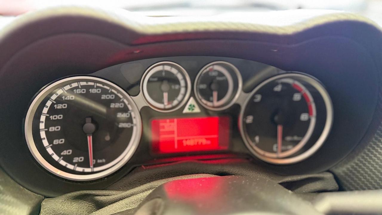 Alfa Romeo MiTo 1.6 JTDm 16V Distinctive Sport Pack