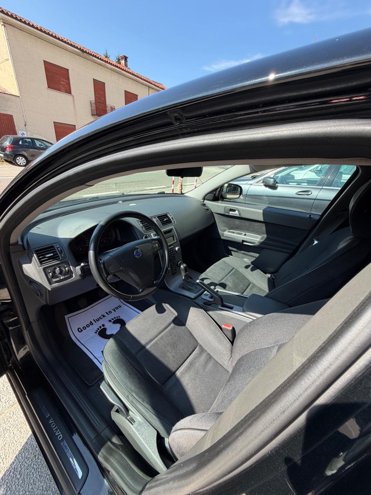 Volvo V50 D2 R-design