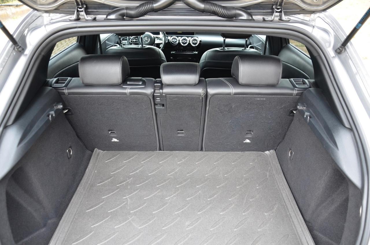 MERCEDES-BENZ A 200 SPORT ALLESTIMENTO A45 AMG 163cv AUTO, LUCI AMBIENTE, NAVI, FULL LED, PERMUTE