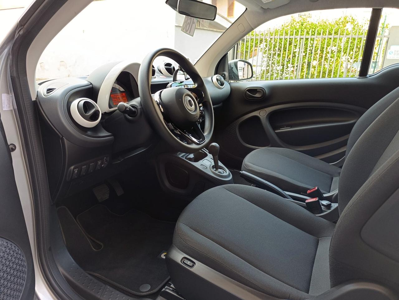 Smart ForTwo 70 1.0 twinamic aut. solo Km 8.142