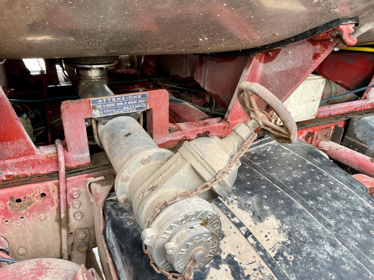 MERCEDES-BENZ 25-34 SK 6X2 LAVASTRADE CON CISTERNA IN ACCIAIO