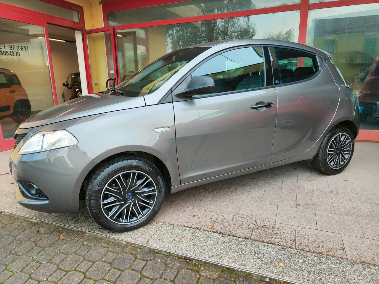 Lancia Ypsilon 1.2 69 CV 5 porte GPL Ecochic Elefantino Blu