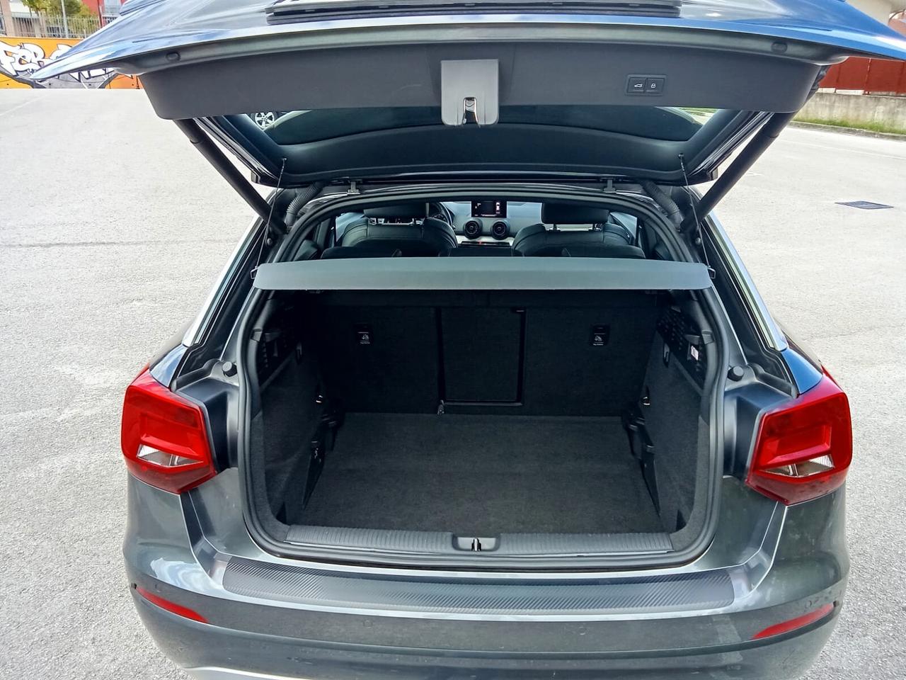 Audi Q2 Q2/SLINE/TETTO PAN/CERCHI 18/C.AUT/NAVI/PDC/CERCHI 18/PORT ELETTRICO/TAG.CERT/PORT ELETTRICO/KEY LESS GO!