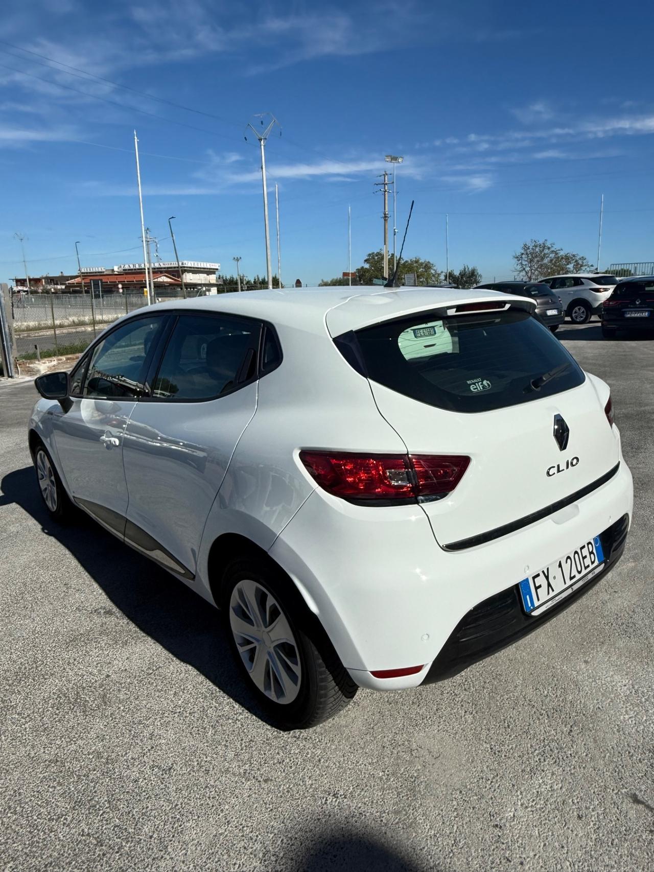 Renault Clio dCi 8V 75 CV 5 porte Moschino Life