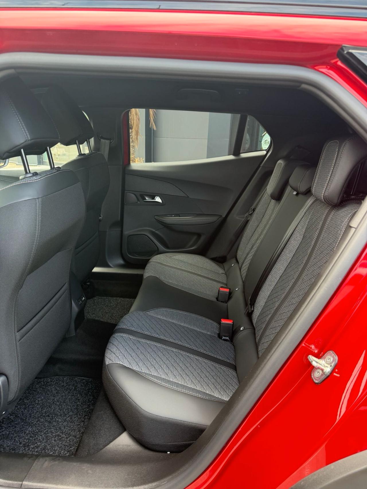 Peugeot 2008 PureTech 100 S&S Active Pack