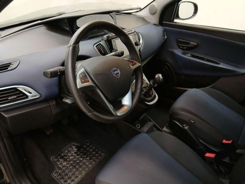 Lancia Ypsilon 1.0 firefly hybrid Platino s&s 70cv