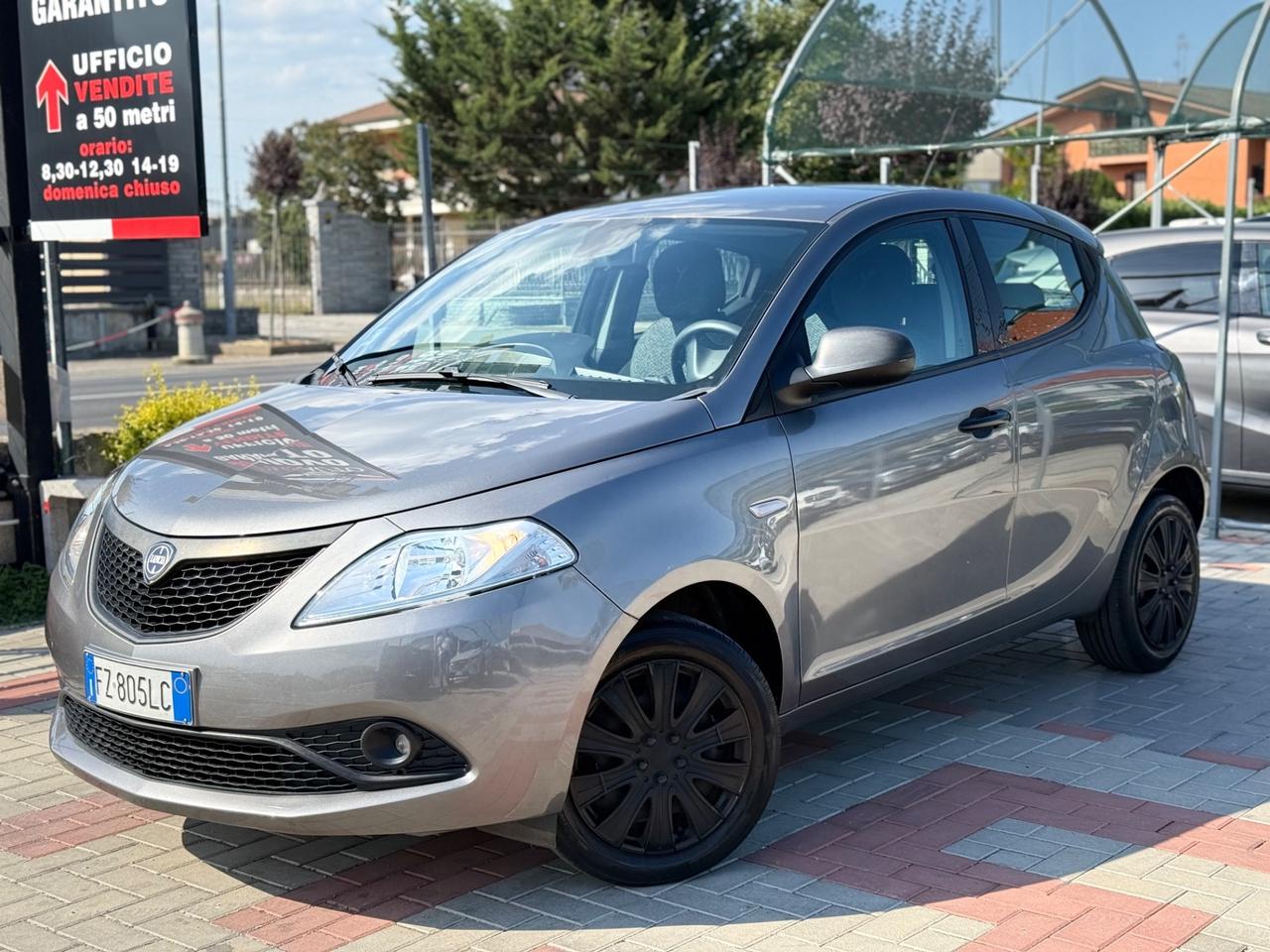 Lancia Ypsilon 1.2 69 CV 5 porte GPL Ecochic Black and Noir