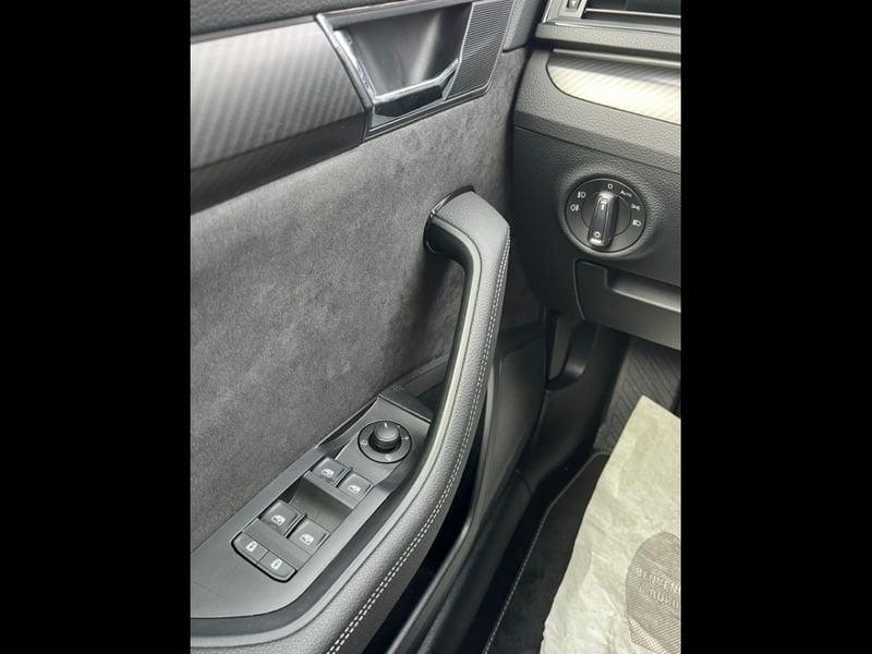 Skoda Superb Wagon 2.0 tdi evo Sportline 150cv dsg