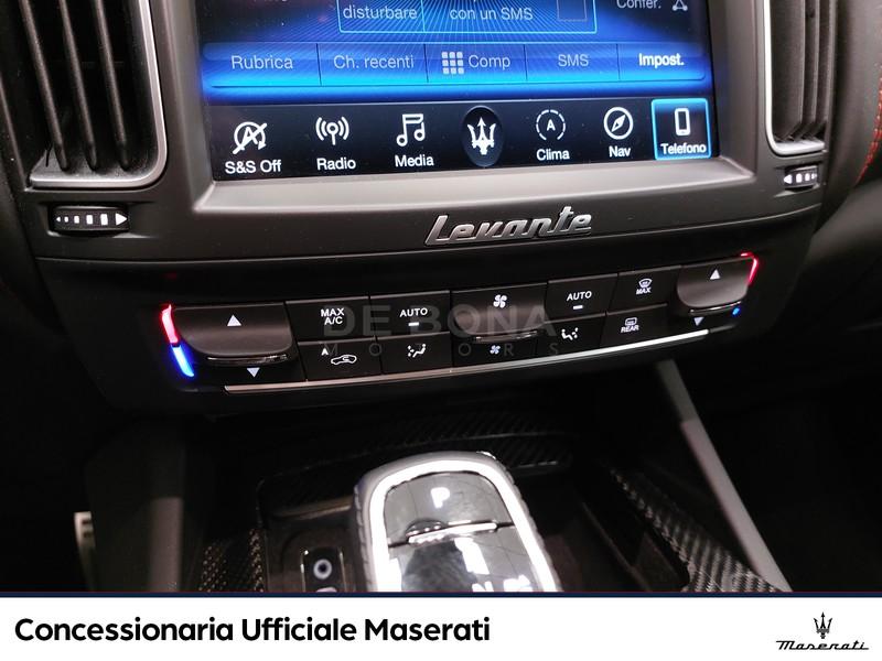 Maserati Levante 3.8 v8 trofeo 580cv auto Carbonio / Bowers&Wilkins