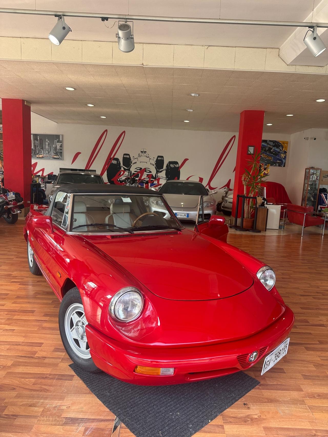 Alfa Romeo Spider 1.6