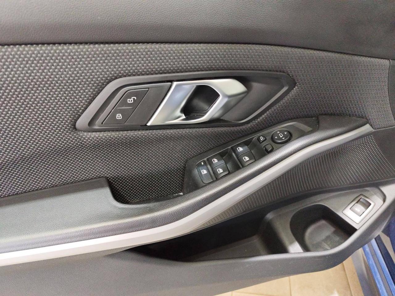 BMW Serie 3 318d Touring 48V Business Advantage