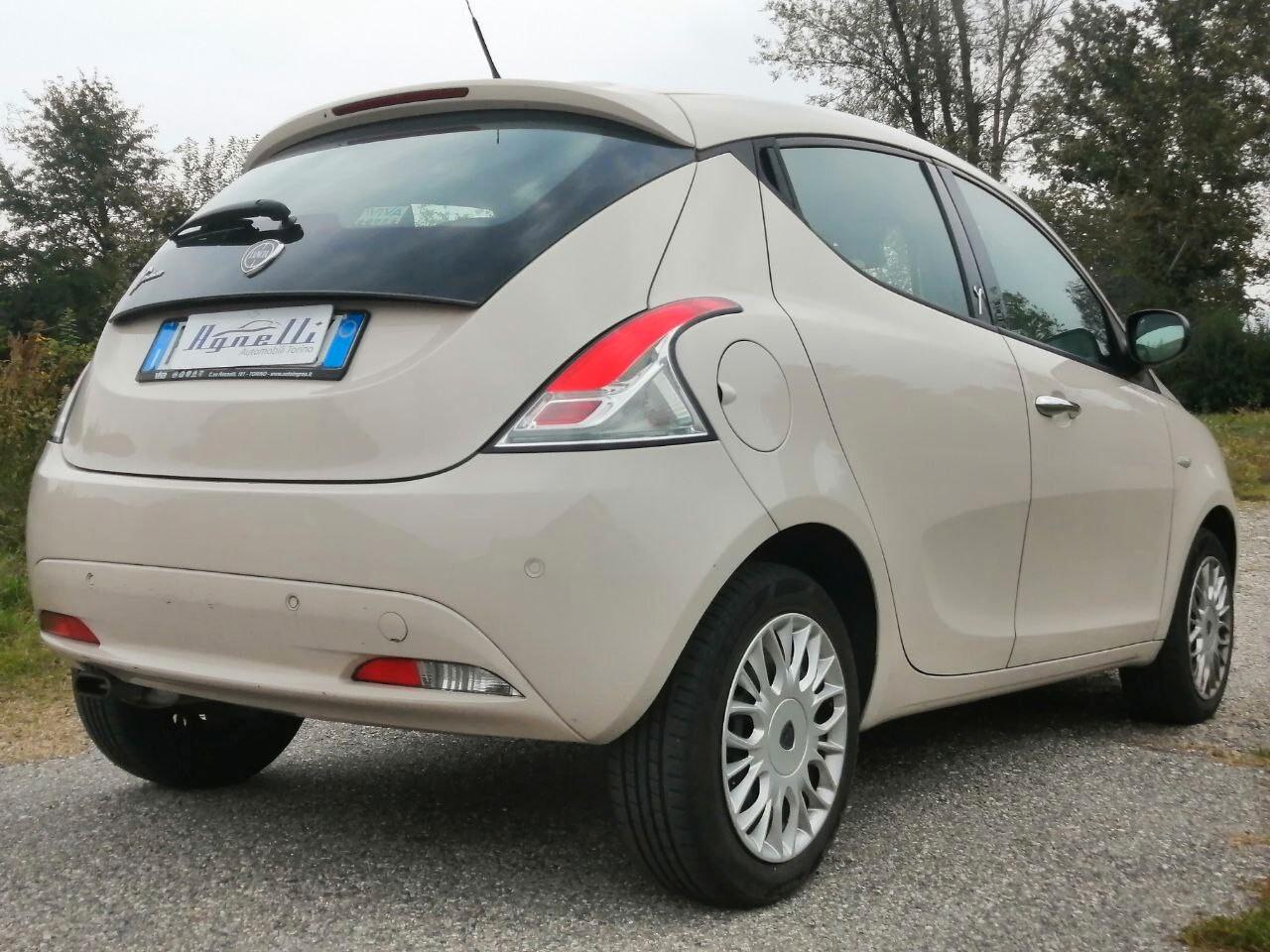 Lancia Ypsilon 1.2 69 CV 5 porte Silver