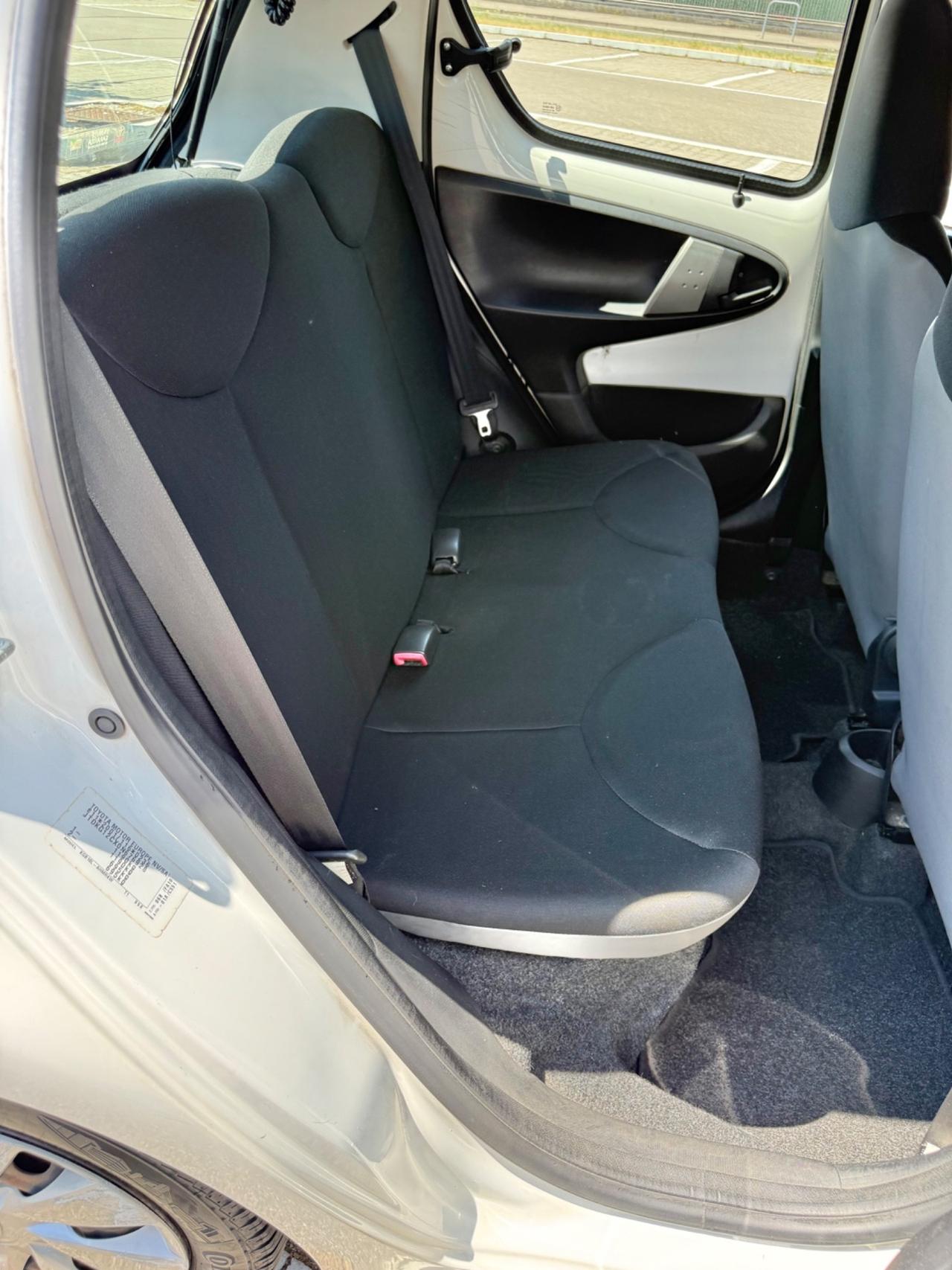 Toyota Aygo 1.0 12V VVT-i 5 porte 68Cv*Navi*Neopatentati