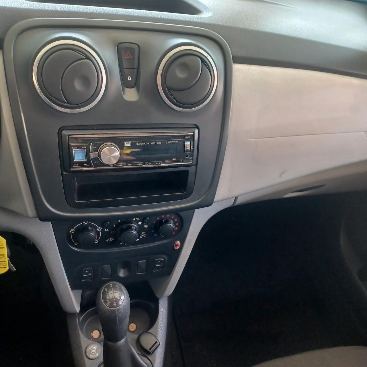 134188KM SANDERO GPL DI FABBRICA PERFETTA