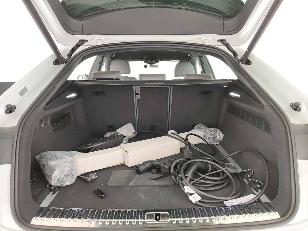 Audi Q8 55 TFSI e quattro tiptronic Sport