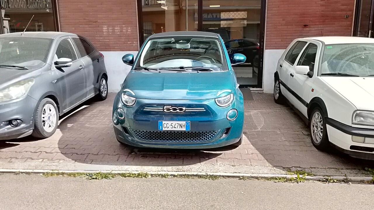 Fiat 500 500e Cabriolet elettrica 42 kWh Icon