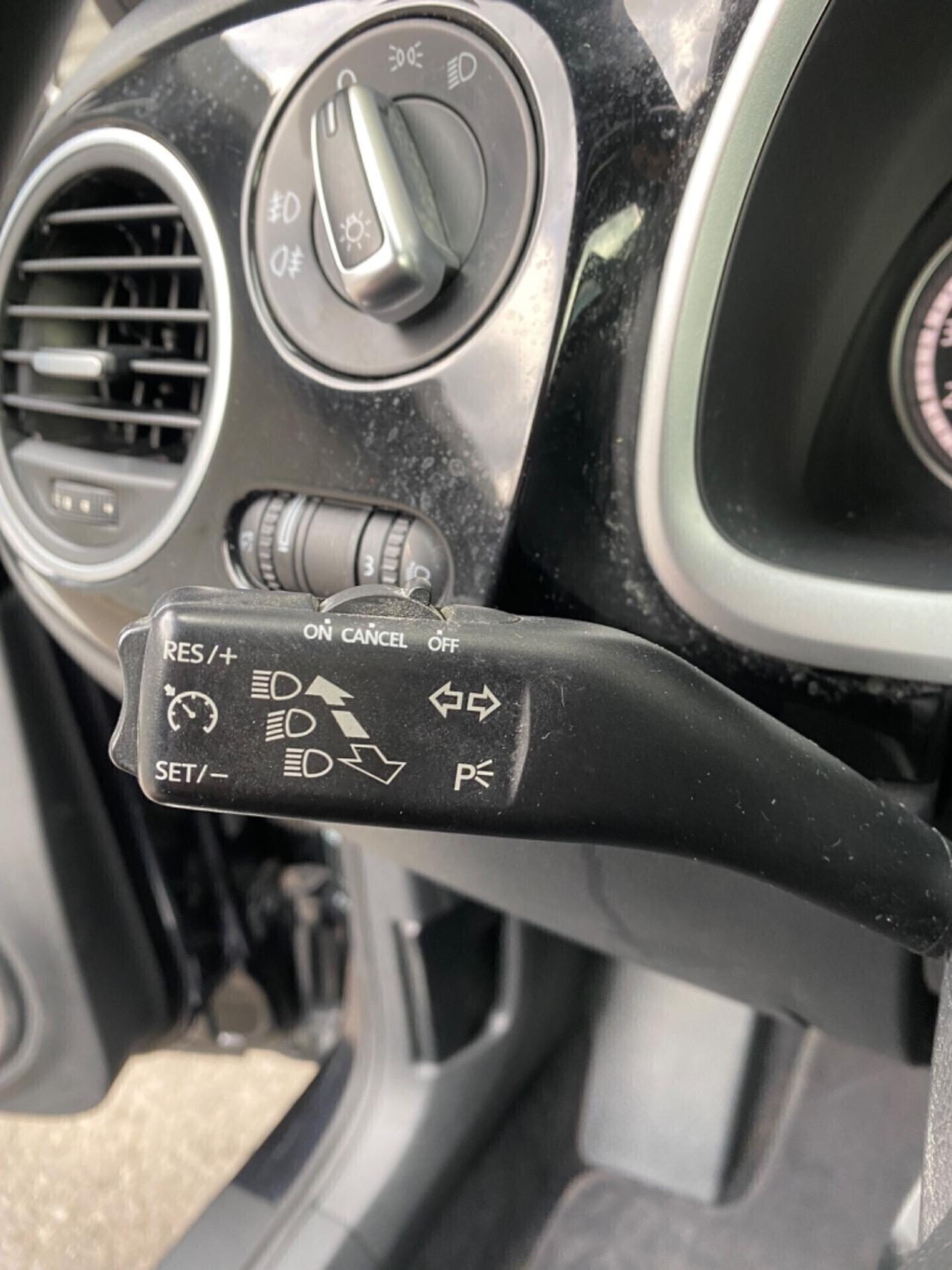 Volkswagen Maggiolino CABRIO 2.0 TDI 110cv Sport