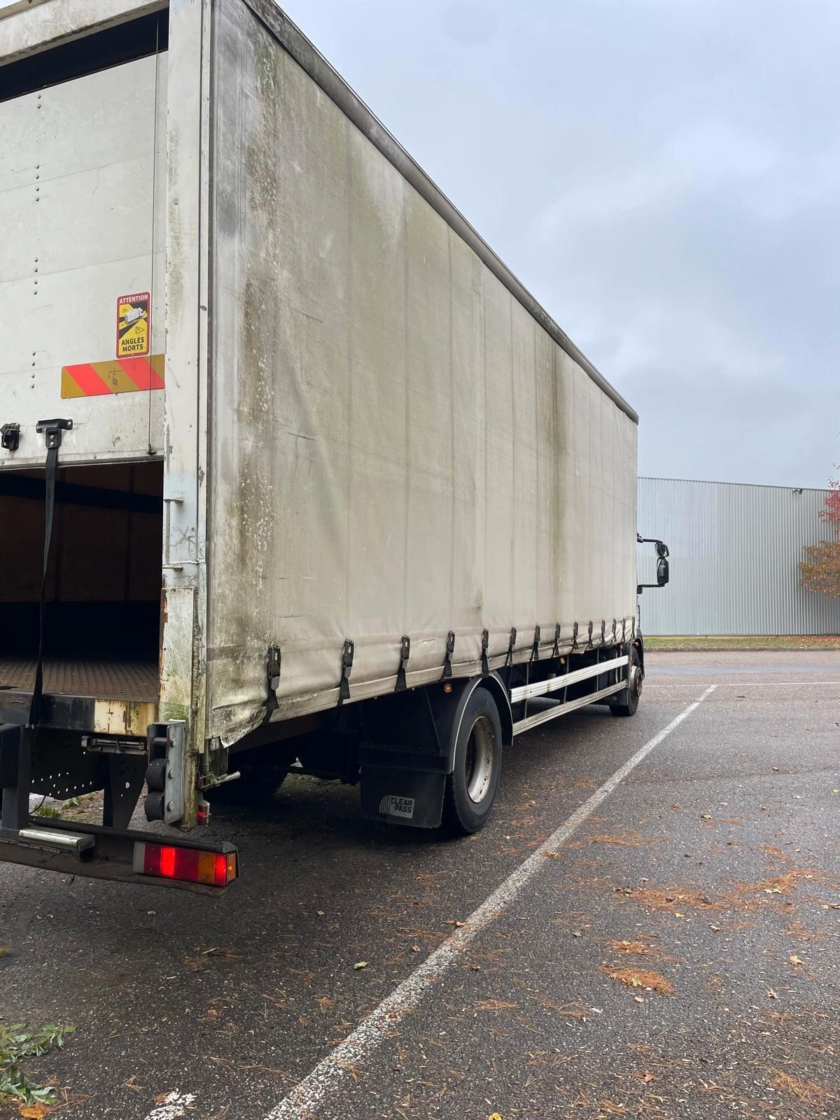 IVECO EUROCARGO CENTINATO ML190E25 – 19 TONNELLATE – MENO DI 90.000 KM