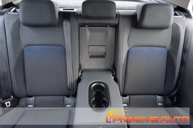 VOLKSWAGEN Golf 1.0 TSI EVO United