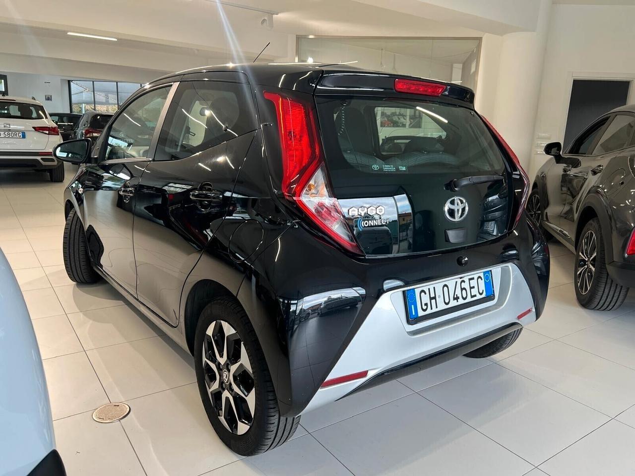 Toyota Aygo Connect 1.0 VVT-i 72 CV 5 porte x-play