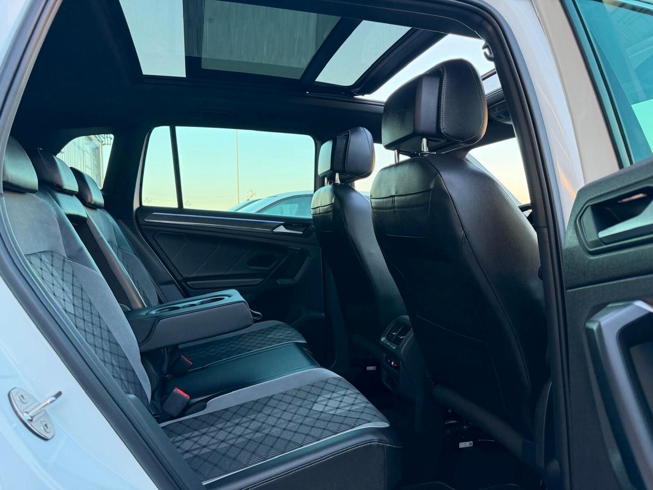 Volkswagen Tiguan 2.0 TDI 200 CV SCR DSG 4MOTION R-Line TETTO APRIBILE E GANCIO TRAINO