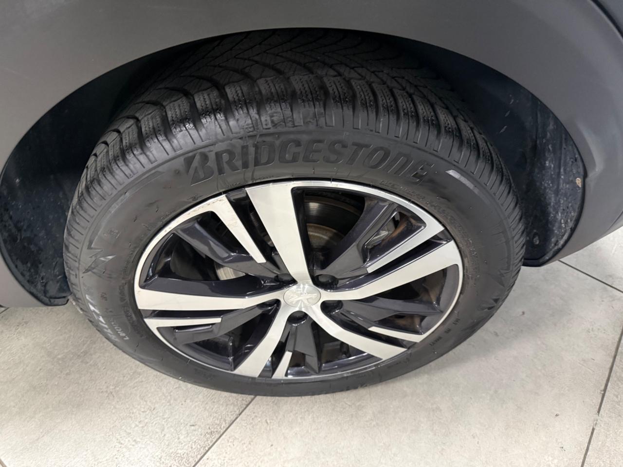 Peugeot 3008 BlueHDi 130 S&S EAT8 Allure