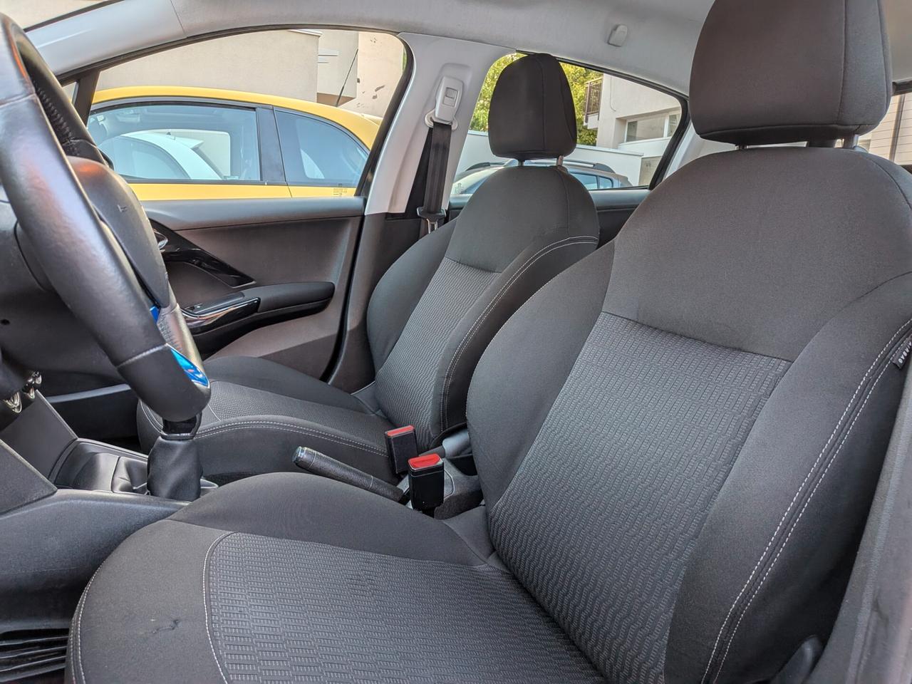Peugeot 208 1.2 83 CV Allure